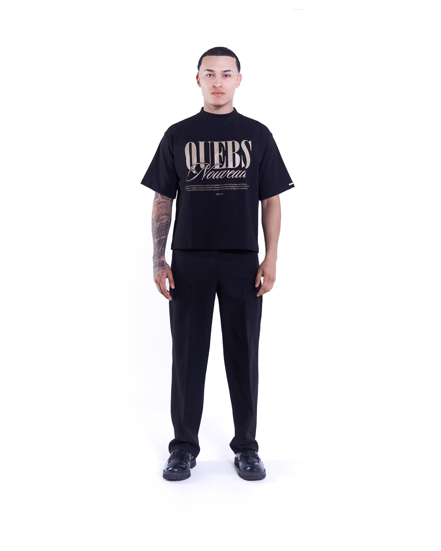 Camiseta boxy fit - Quebs Nouveau negra